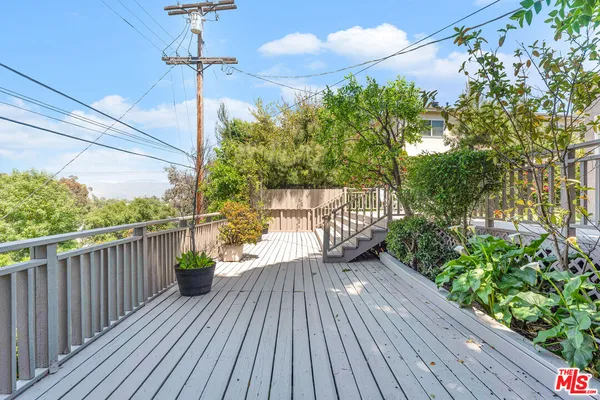 $2,025,000 | 3733 Willowcrest Avenue, Studio City, CA 91604