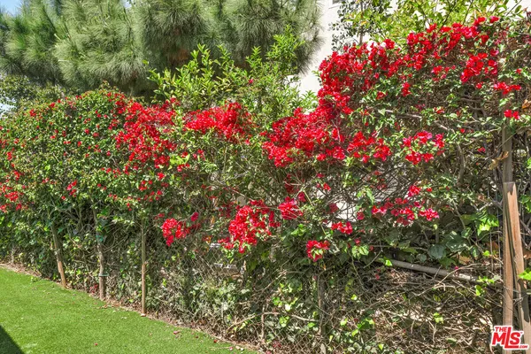 $2,025,000 | 3733 Willowcrest Avenue, Studio City, CA 91604