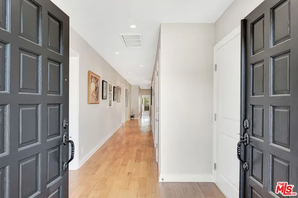$2,025,000 | 3733 Willowcrest Avenue, Studio City, CA 91604