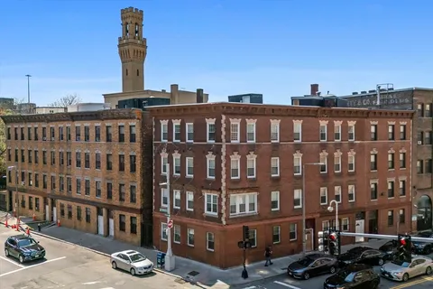$2,600,000 | 410 Harrison Avenue, Boston, MA 02118
