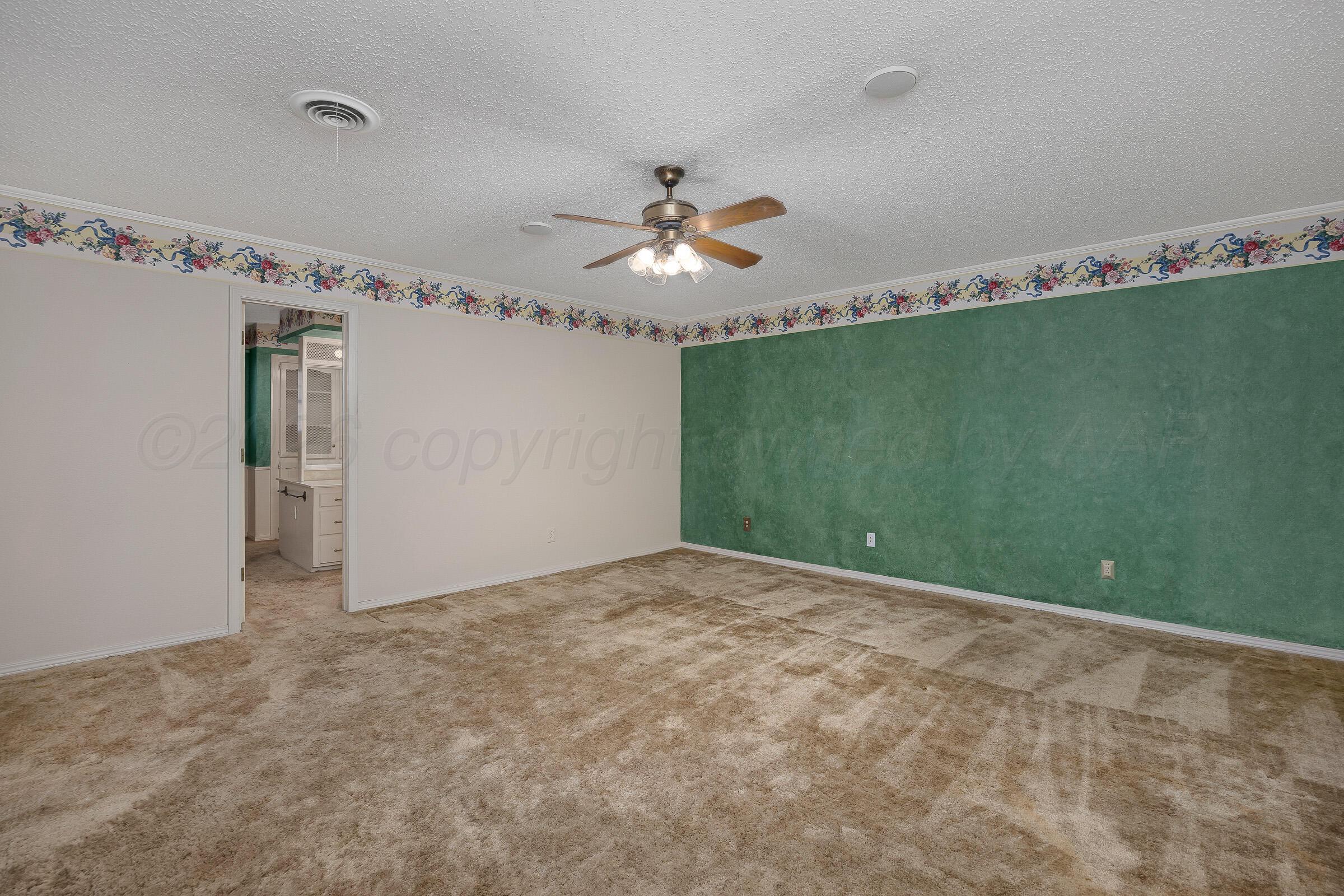 7206 Southwest 37th Avenue Amarillo, TX 79109 - Photo 18 of 29 16-Primary Bedroom