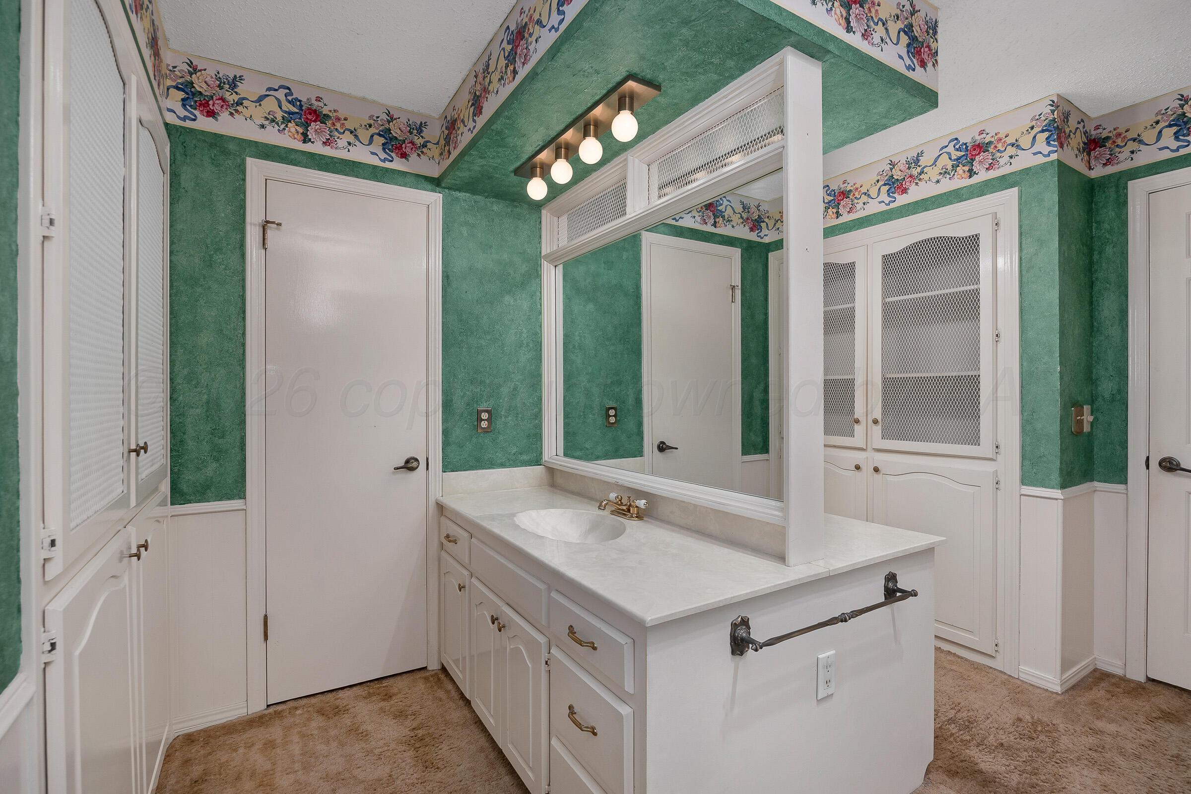 7206 Southwest 37th Avenue Amarillo, TX 79109 - Photo 21 of 29 19-Primary Bathroom 2