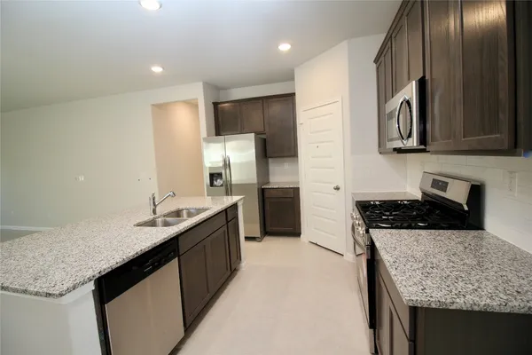 $2,250 | 64 Ashe Juniper Way, Magnolia, TX 77354