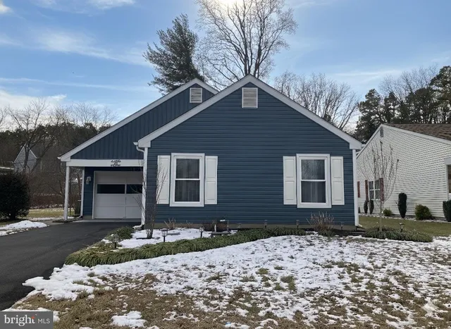 $390,000 | 50 Buckingham Drive, Southampton, NJ 08088