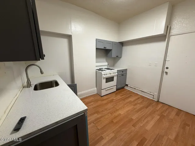 $1,300 | 246 Morton Avenue, Unit 1, Albany, NY 12202