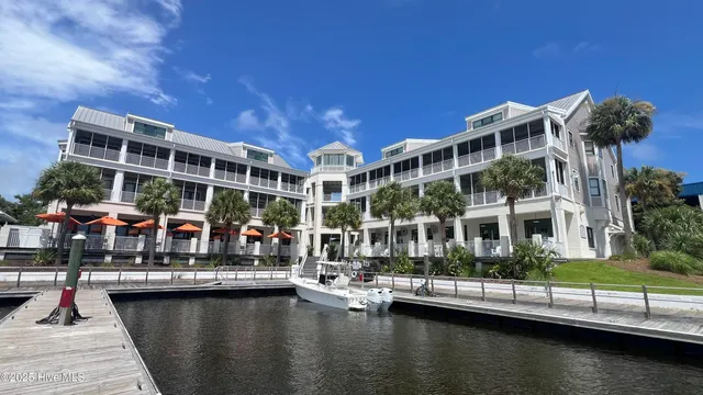 $3,200 | 2571 St James Drive Southeast, Unit 205, Southport, NC 28461