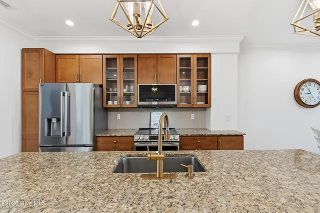 $3,200 | 2571 St James Drive Southeast, Unit 205, Southport, NC 28461