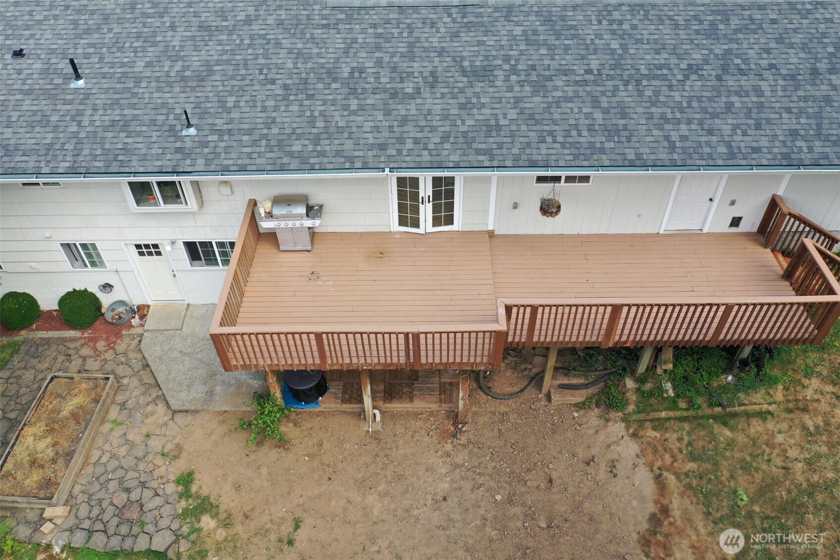 523 Haywire Road Winlock, WA 98596 - Photo 37 of 40 front view of a house with a yard