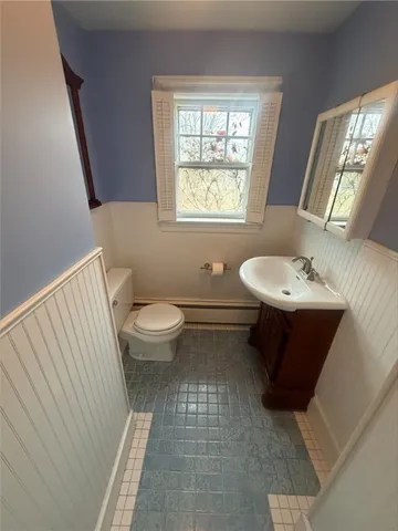$999,000 | 97 Floral Avenue, North Kingstown, RI 02852