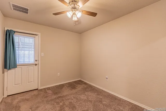 $1,095 | 7022 Sunspot, Converse, TX 78109