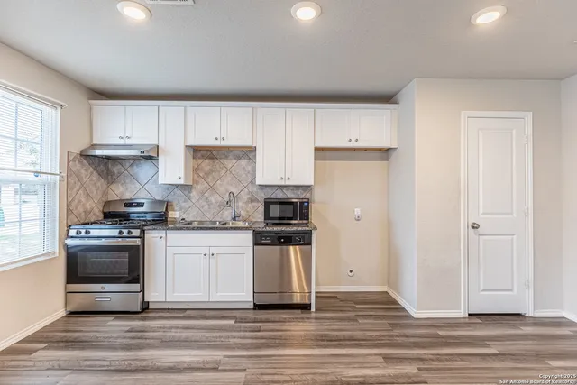 $1,095 | 7022 Sunspot, Converse, TX 78109