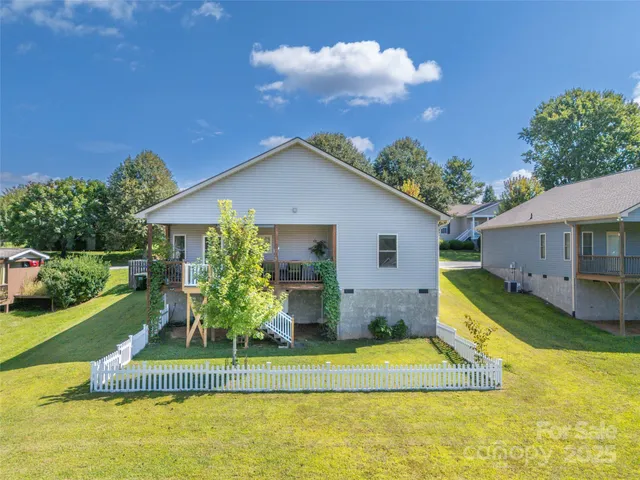 $415,000 | 43 Middle Street, Hendersonville, NC 28792