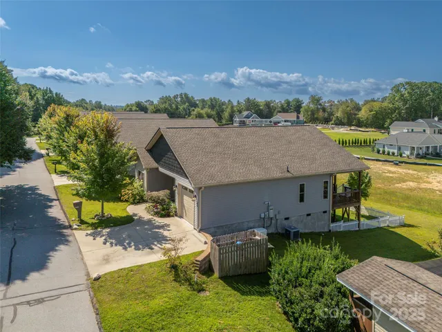 $415,000 | 43 Middle Street, Hendersonville, NC 28792