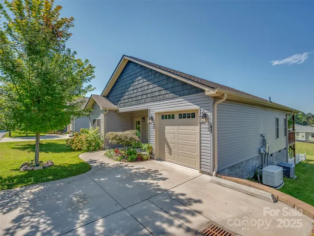 $415,000 | 43 Middle Street, Hendersonville, NC 28792