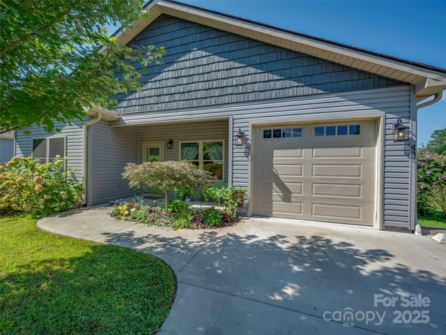 $415,000 | 43 Middle Street, Hendersonville, NC 28792