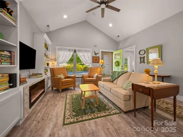 $415,000 | 43 Middle Street, Hendersonville, NC 28792