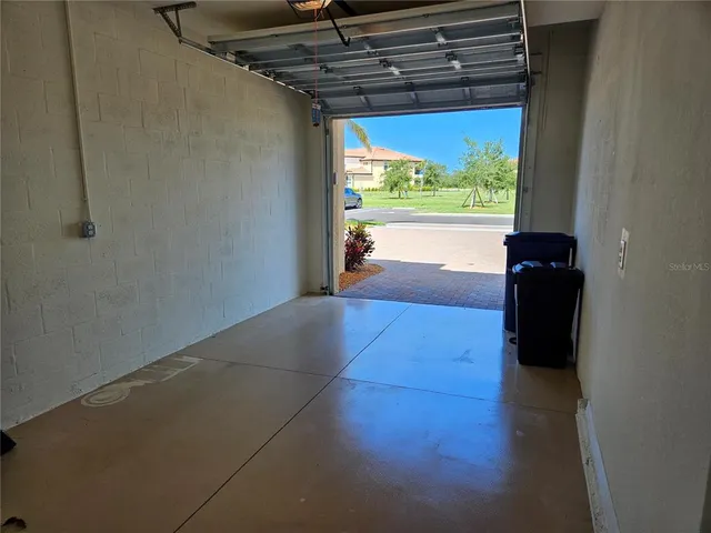 $2,300 | 10039 Crooked Creek Drive, Unit 102, Venice, FL 34293