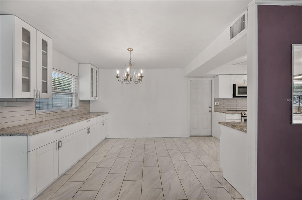 528 South Larry Circle Brandon, FL 33511 - Photo 10 of 38