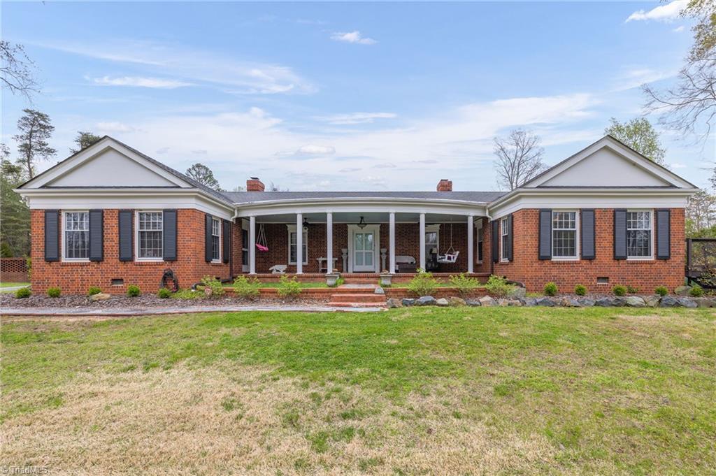 304 Shadow Valley Road High Point, NC 27262 - Photo 2 of 47