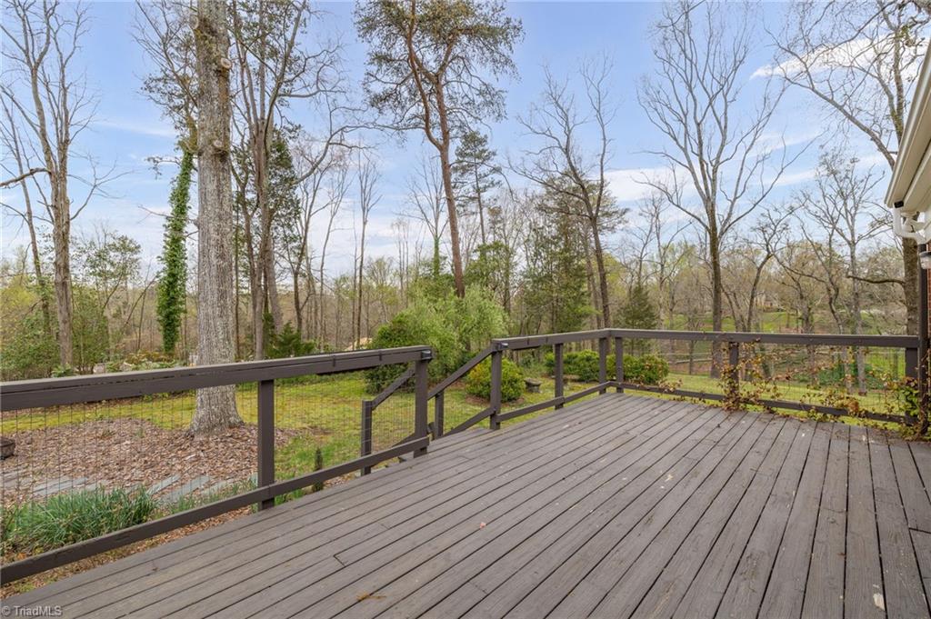 304 Shadow Valley Road High Point, NC 27262 - Photo 25 of 47