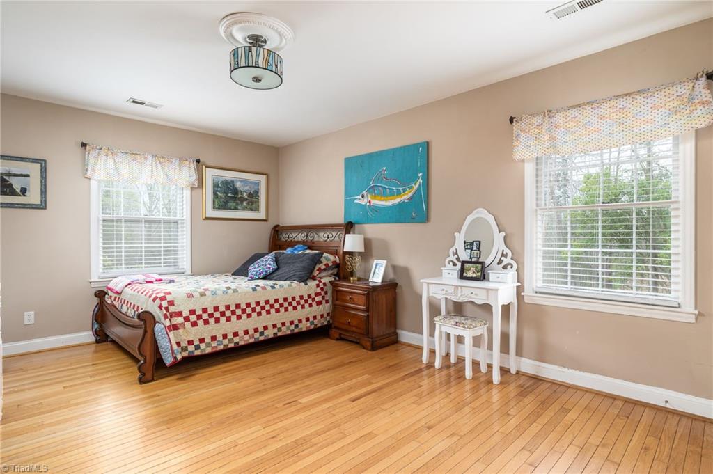 304 Shadow Valley Road High Point, NC 27262 - Photo 27 of 47