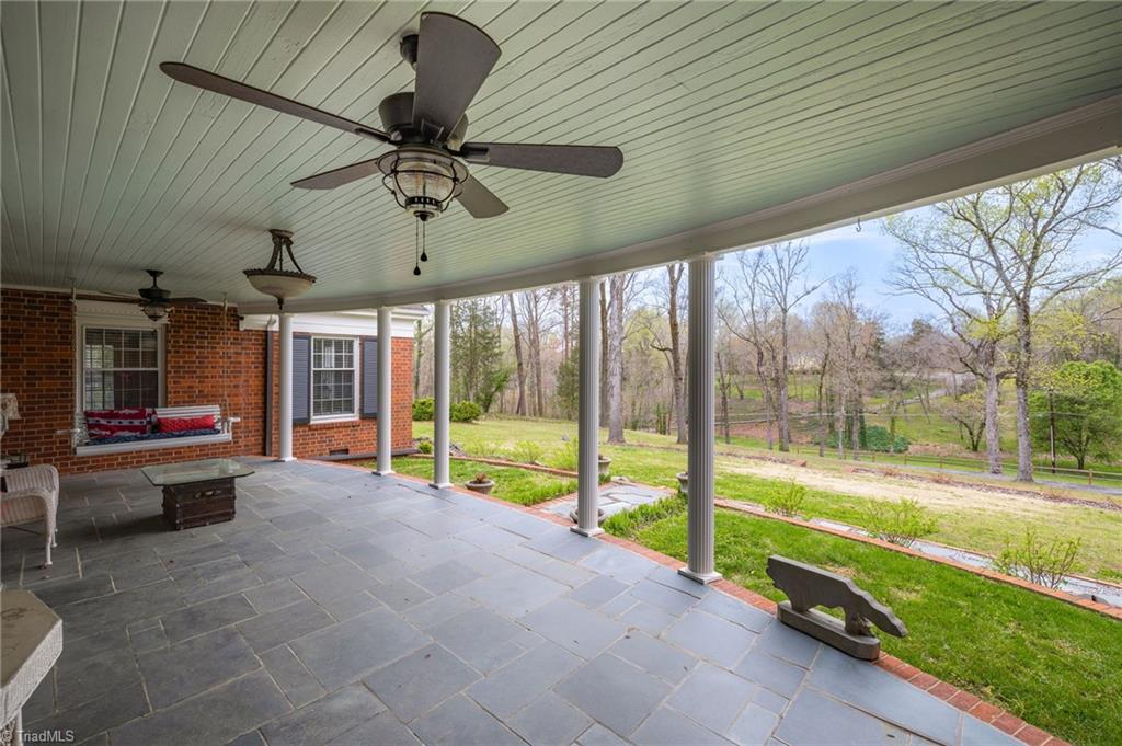304 Shadow Valley Road High Point, NC 27262 - Photo 6 of 47