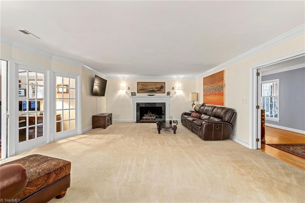 304 Shadow Valley Road High Point, NC 27262 - Photo 10 of 47