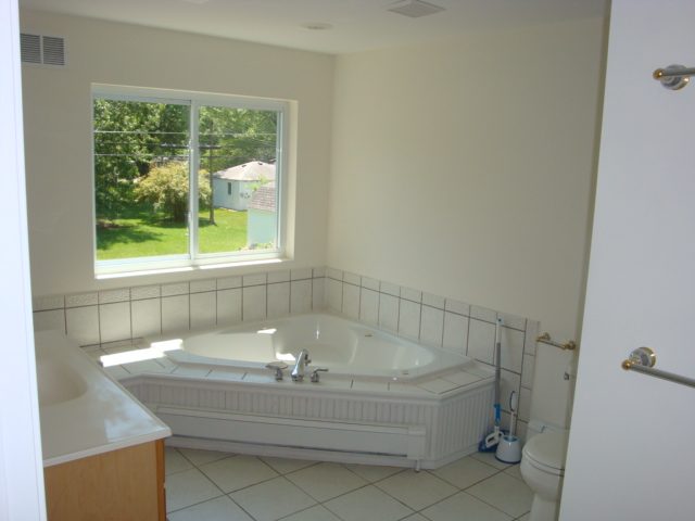 8280 Messmore Road Utica, MI 48317 - Photo 12 of 20 31011131-11.JPG