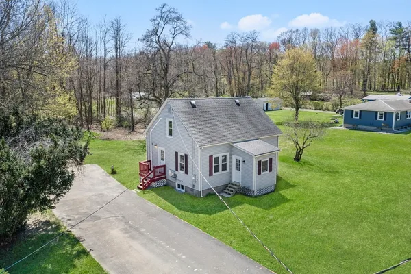 $399,900 | 30 Gunn Road, Southampton, MA 01073