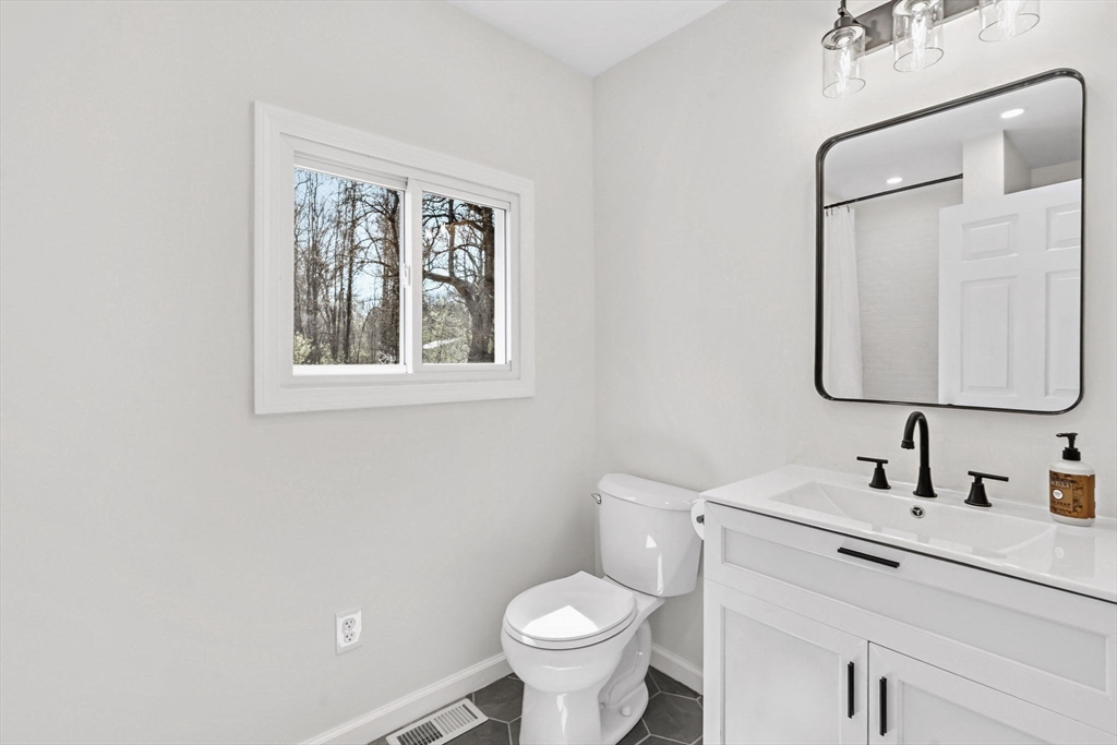 30 Gunn Road Southampton, MA 01073 - Photo 12 of 37