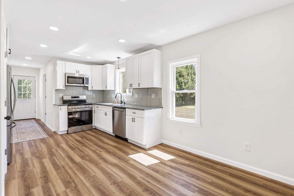 30 Gunn Road Southampton, MA 01073 - Photo 4 of 37
