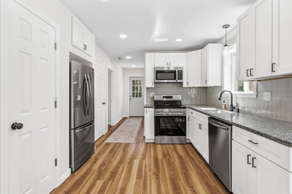 30 Gunn Road Southampton, MA 01073 - Photo 5 of 37