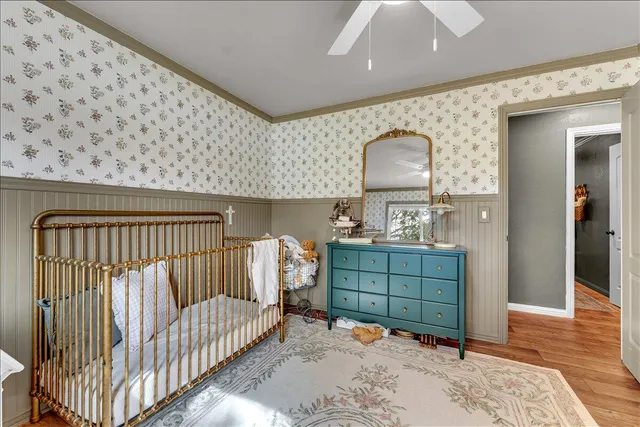 a view of a house with a big yard