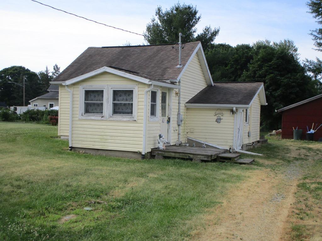 205 Center Street Waldron, MI 49288 - Photo 2 of 18 Bailey08