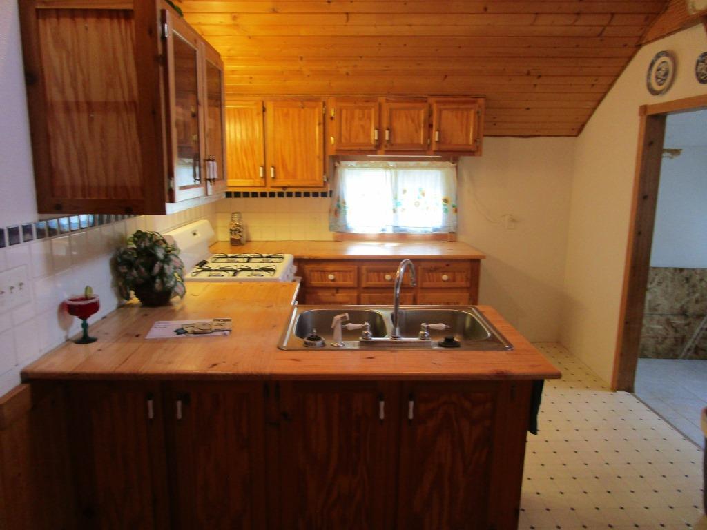 205 Center Street Waldron, MI 49288 - Photo 8 of 18 Bailey06