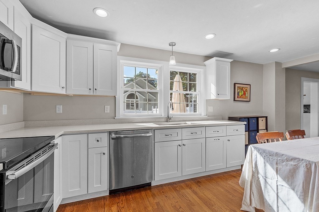 23 Oakdale Road Wilmington, MA 01887 - Photo 8 of 28