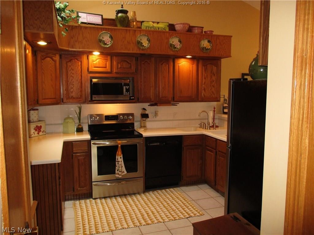 1027 Sun Valley Road Washington, WV 26181 - Photo 3 of 26