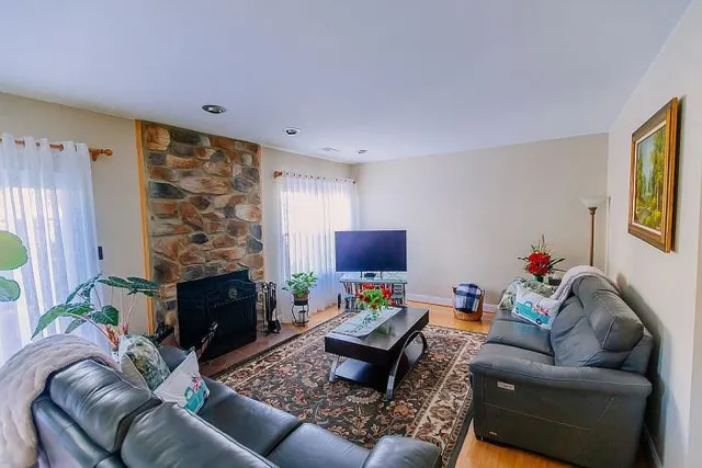 $915,000 | 12 Copperleaf Drive, Newtown, PA 18940