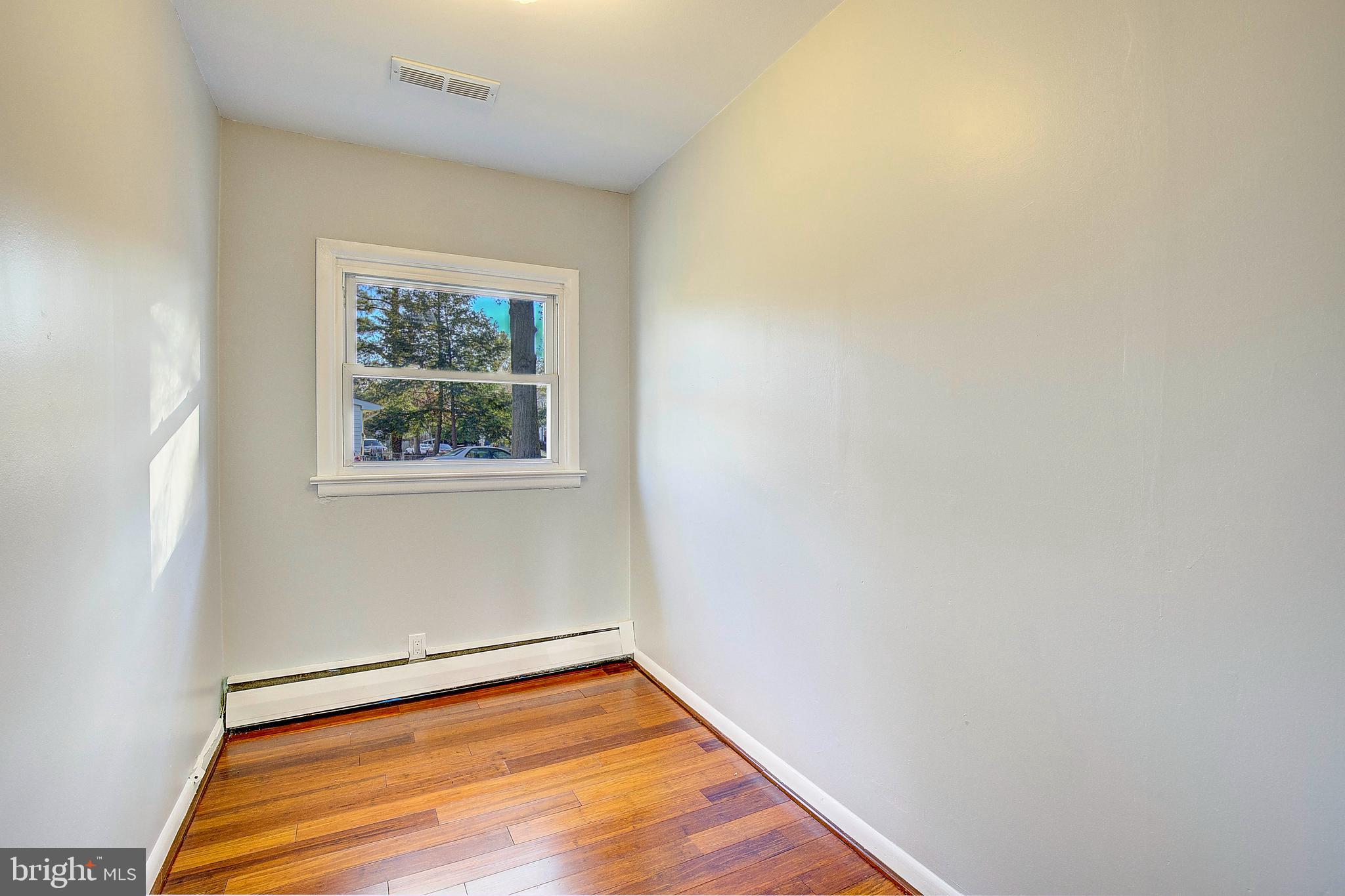 111 Oakwood Road Edgewater, MD 21037 - Photo 17 of 27