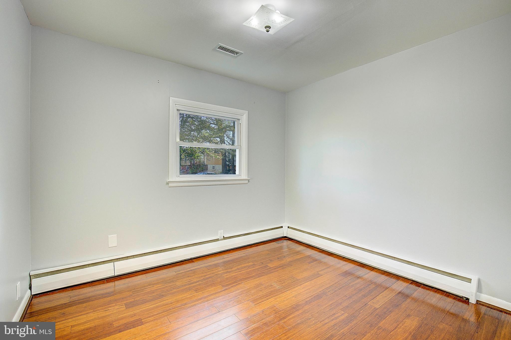 111 Oakwood Road Edgewater, MD 21037 - Photo 18 of 27