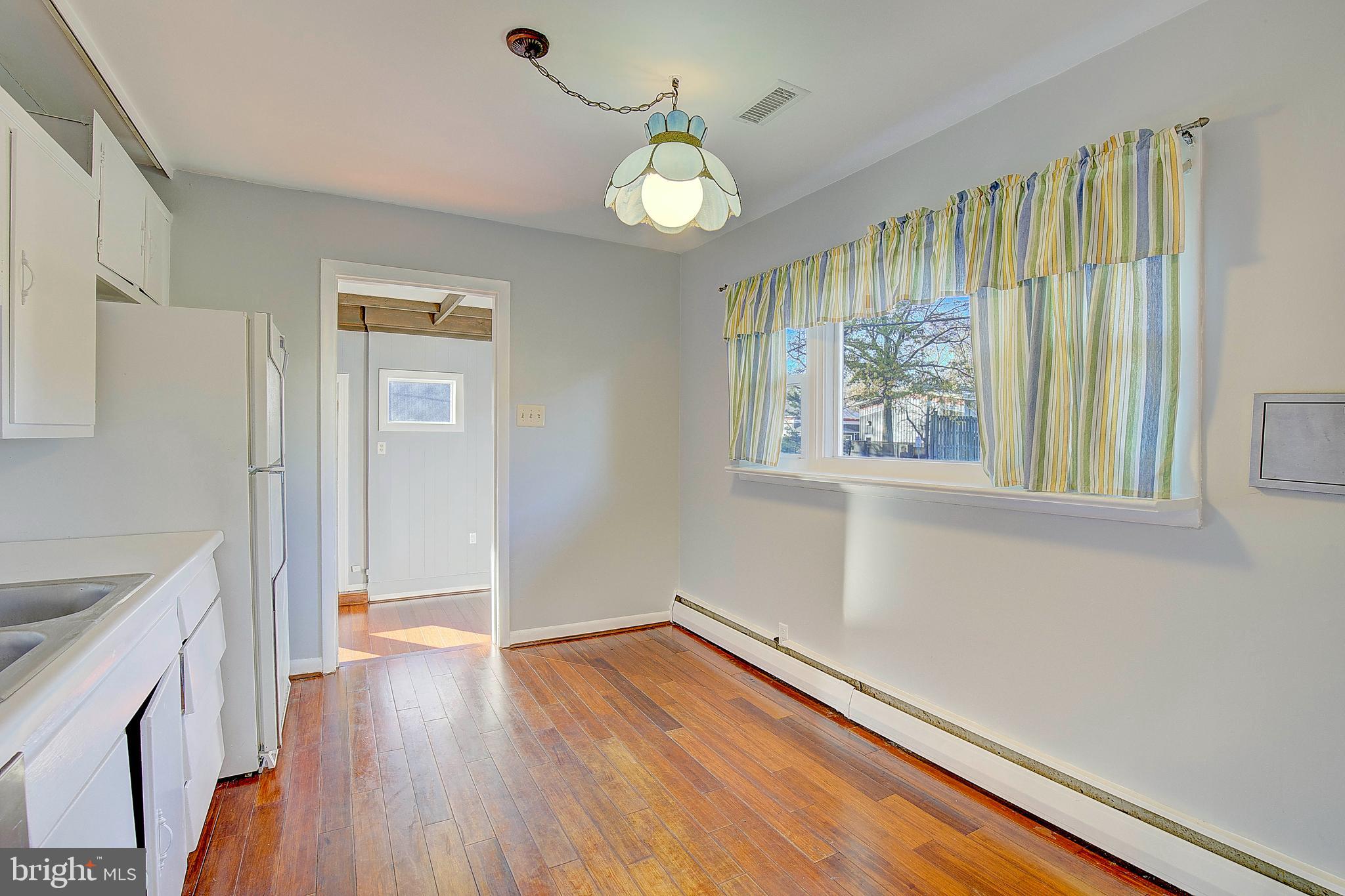 111 Oakwood Road Edgewater, MD 21037 - Photo 8 of 27