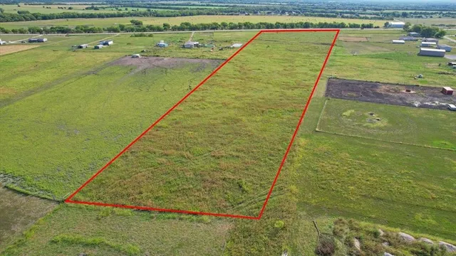 a view of an outdoor space