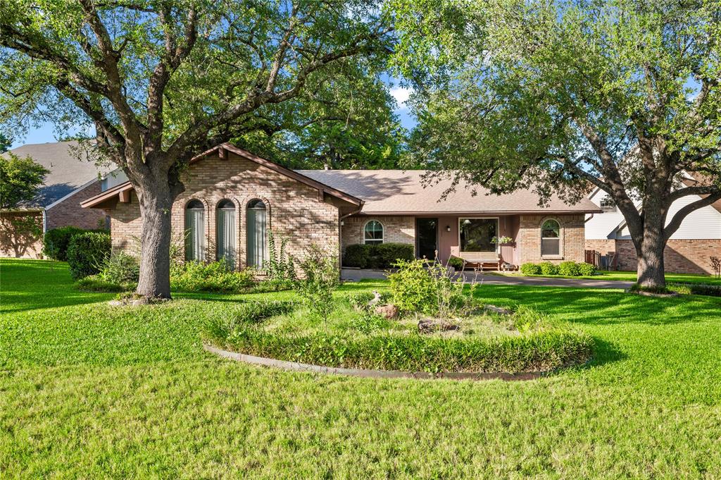 903 Middle Run Duncanville, TX 75137 - Photo 1 of 29