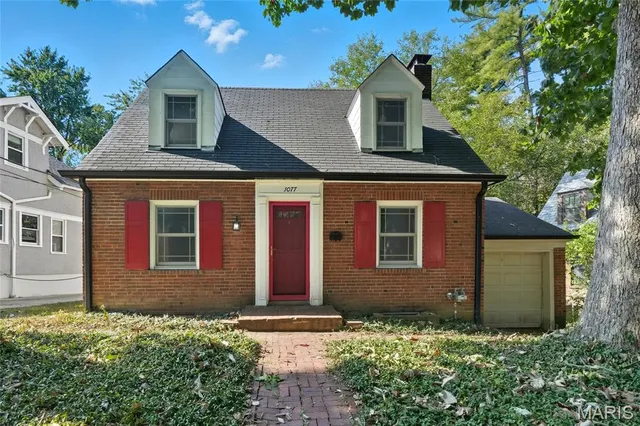 $233,500 | 1077 North Jackson Avenue, University City, MO 63130