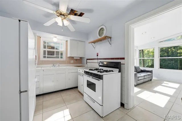 $233,500 | 1077 North Jackson Avenue, University City, MO 63130