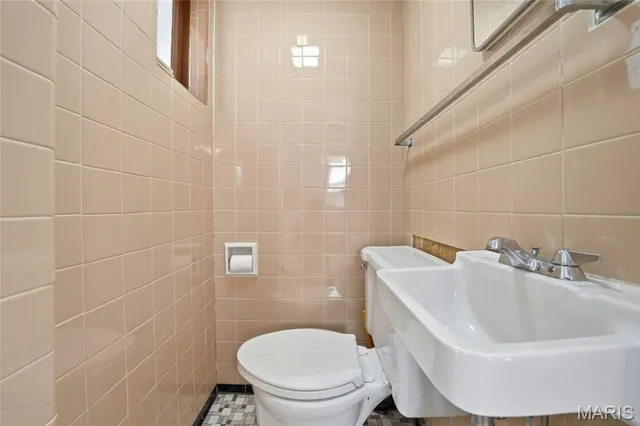 $233,500 | 1077 North Jackson Avenue, University City, MO 63130