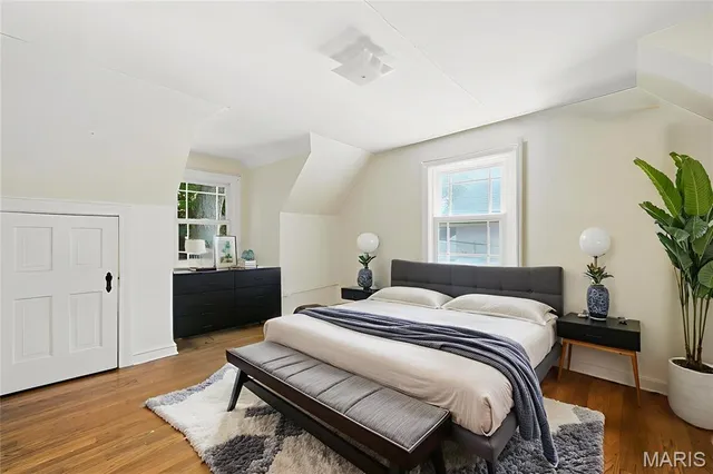 $233,500 | 1077 North Jackson Avenue, University City, MO 63130