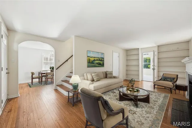 $233,500 | 1077 North Jackson Avenue, University City, MO 63130