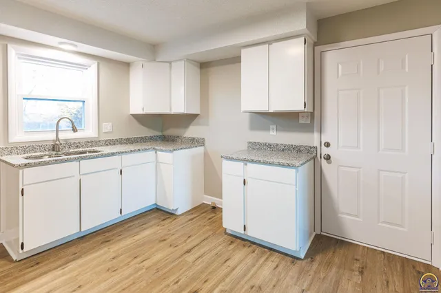 $174,500 | 2030 Southeast 37th Street, Topeka, KS 66605