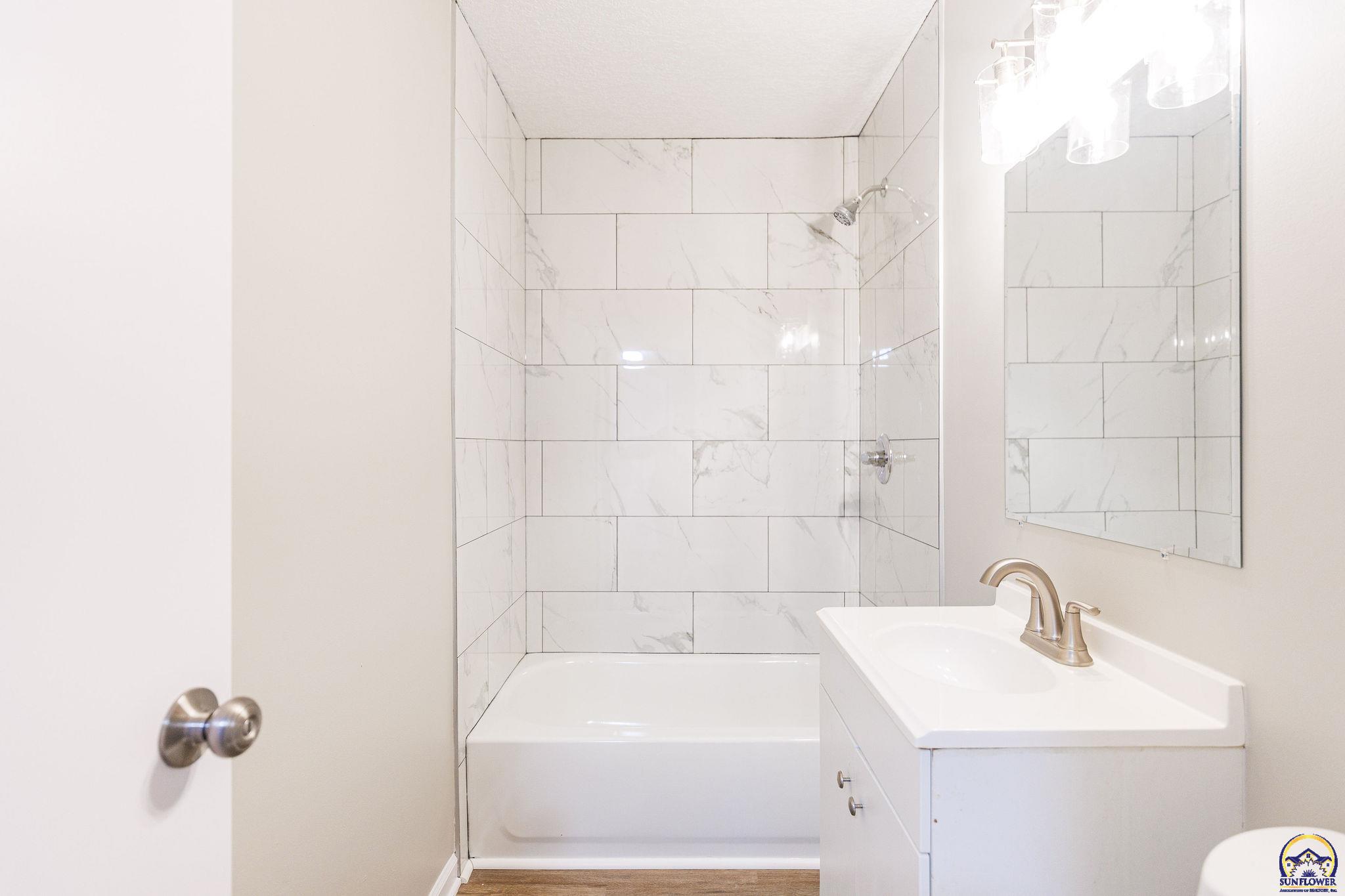 2030 Southeast 37th Street Topeka, KS 66605 - Photo 17 of 22